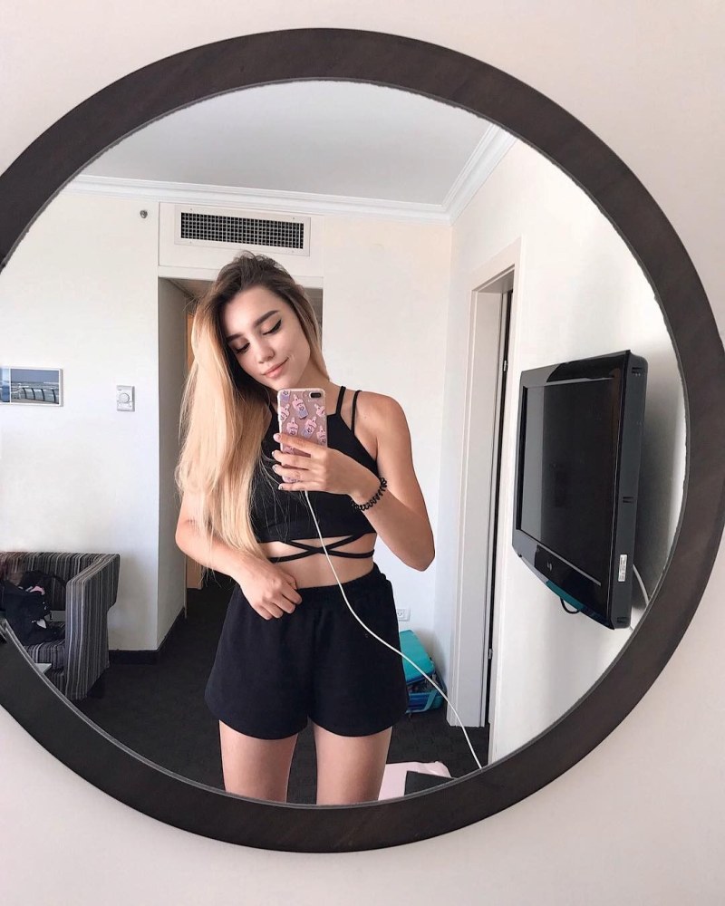 Sasha Spielberg 2021