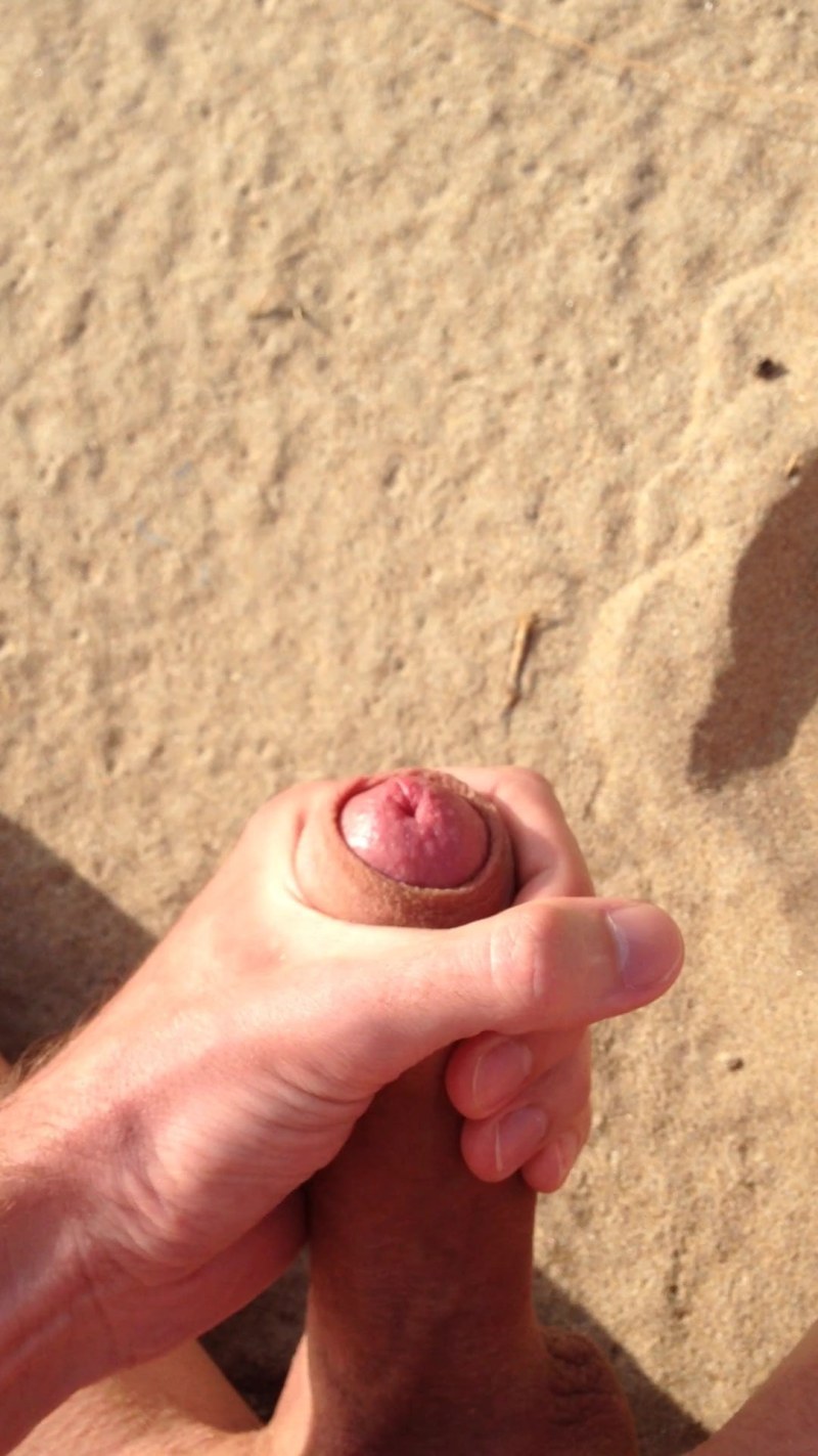 Masturbation of girls on the beach