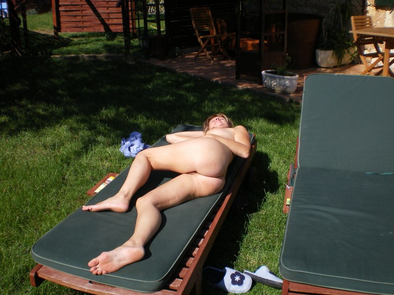 Sunny baths naked in the country