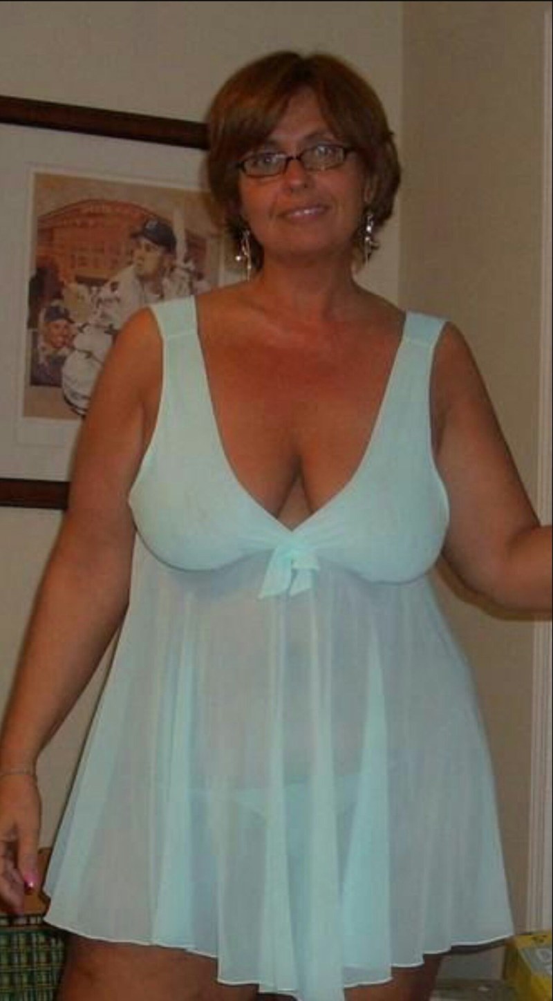 Naked Milf amateur