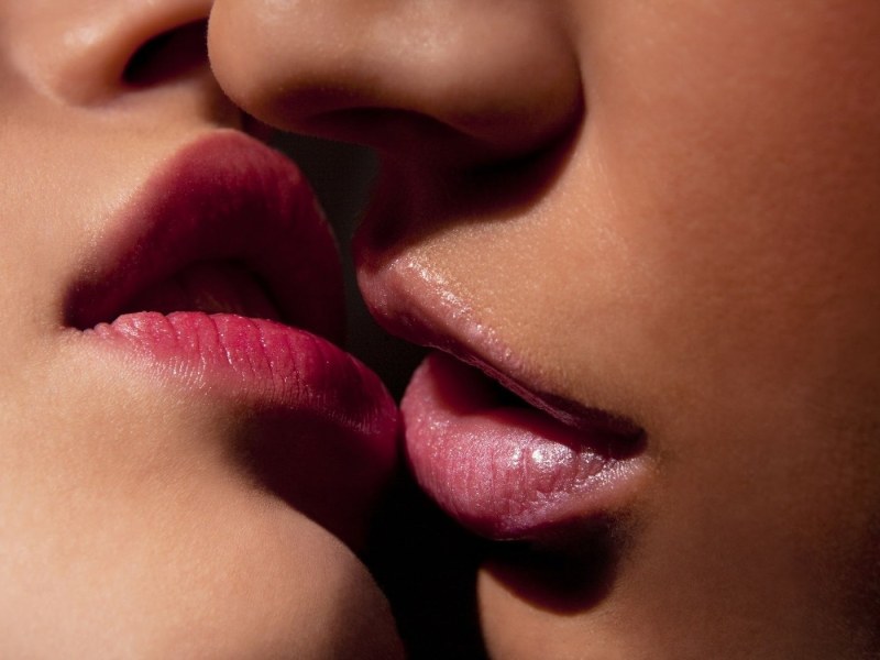 Photo kiss on the lips