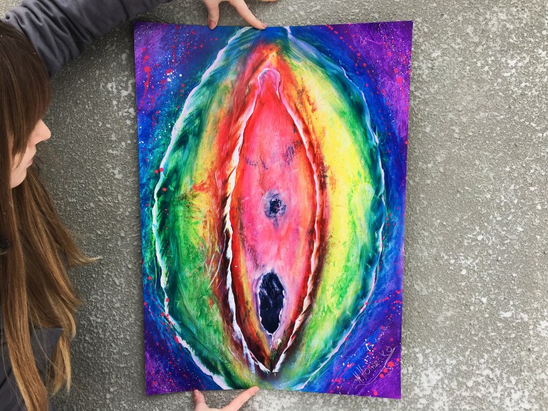 Stylized vagina coat of arms