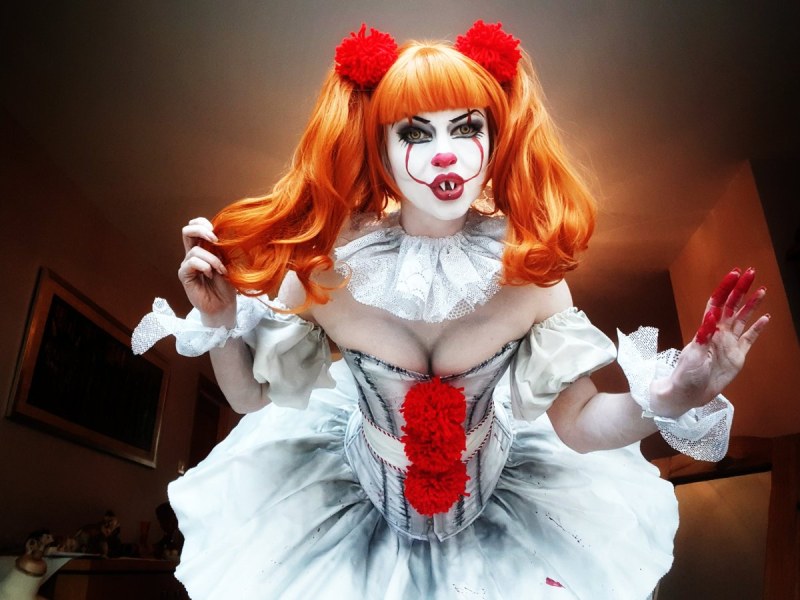 Arts of clowns of girls