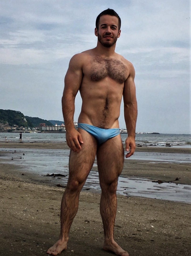 Nikita Zverev is naked