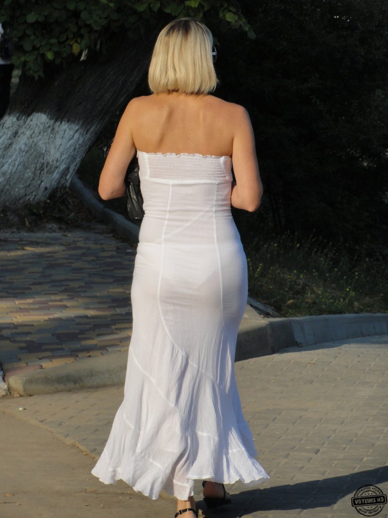 Women with large buttocks in a dress