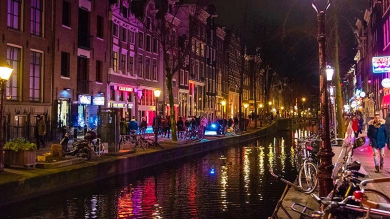 The quarter of the red lamps of Amsterdam showcase