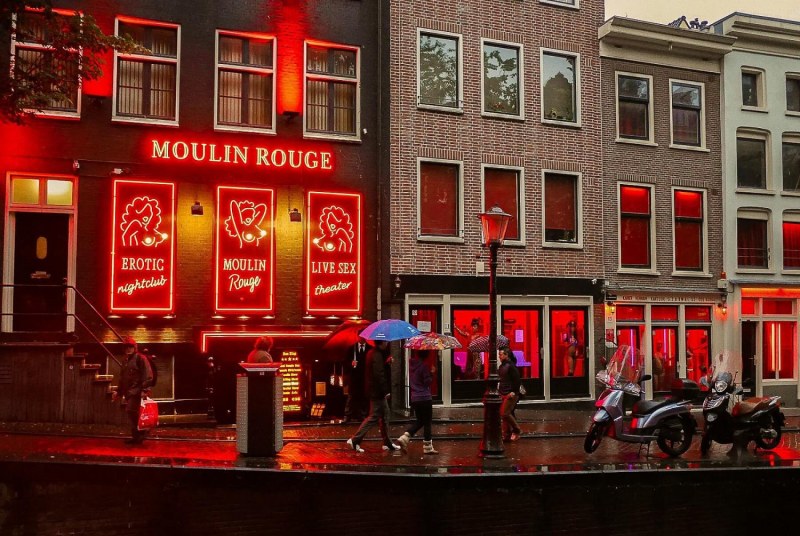 Red Light Quarter Quest St