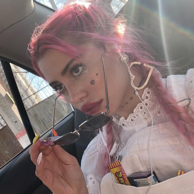 Anna Mikheeva Hofmanita 2019