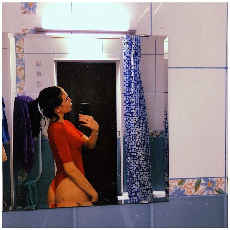 Alexandrova is absolutely naked