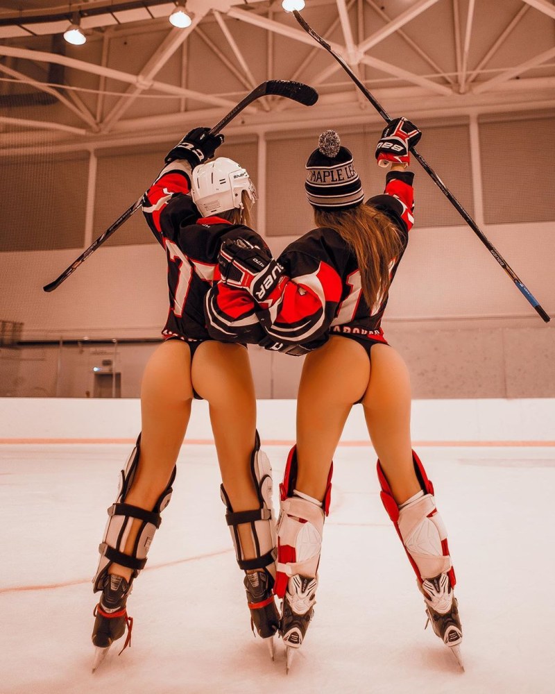 Girls hockey players