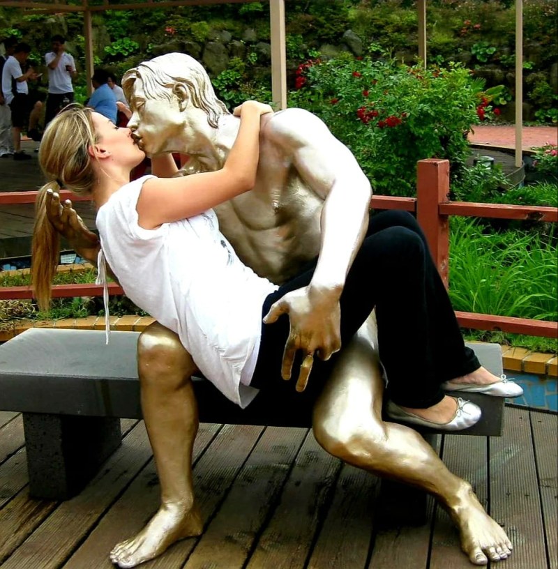 CHEGSTA LOVELAND Island