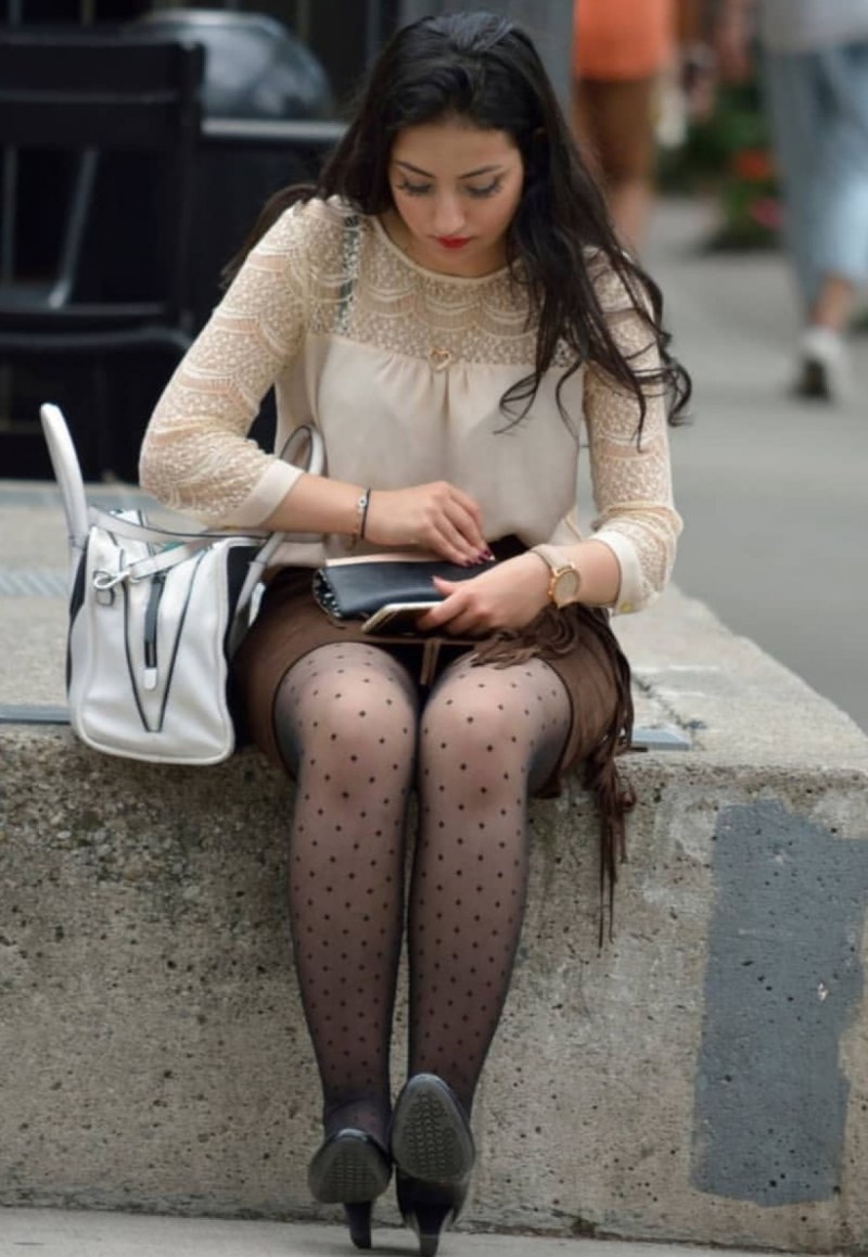 Mature skirt tights short