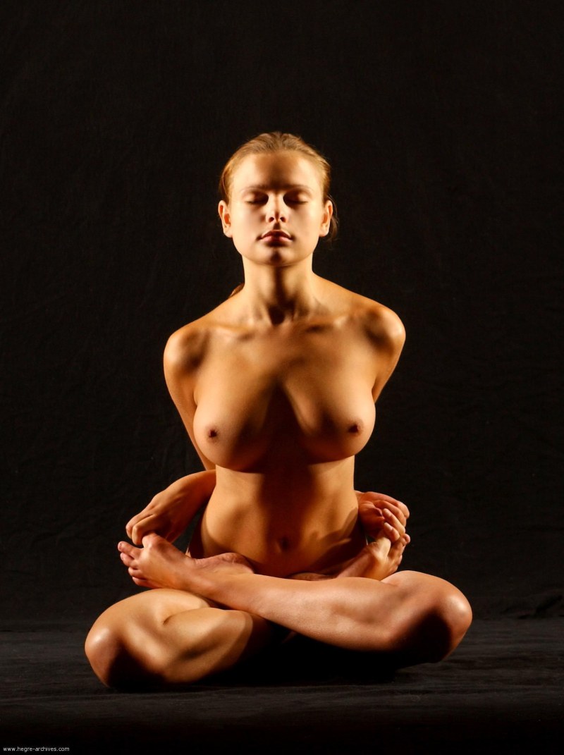 Marina Vovchenko Naked Yoga