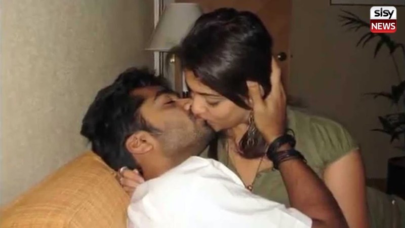 Anushka Sharma Kiss