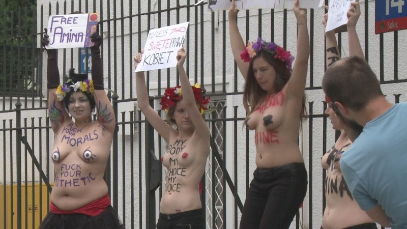 Beach Topless Voyeurists