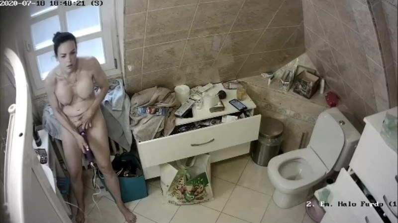 Hidden camera in the toilet of the USSR Popka private nude vintage