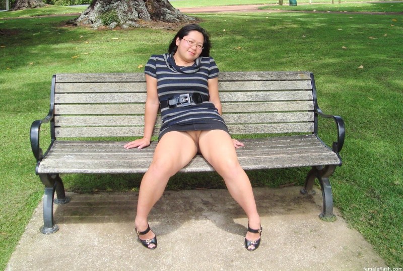 Ordinary women without panties