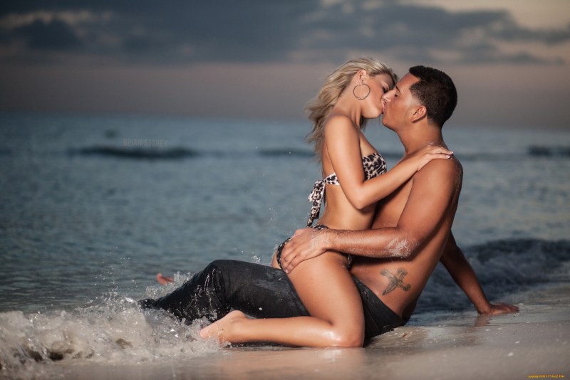 Kisses on the beach