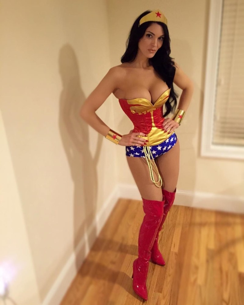 Linda Brown cosplayer