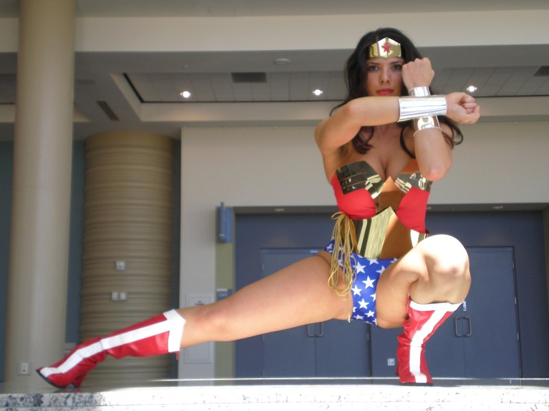 Wonder Woman Cosplay Nude