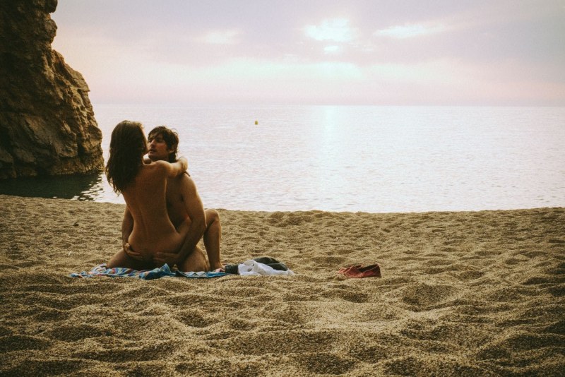 Fuck on the beach without panties
