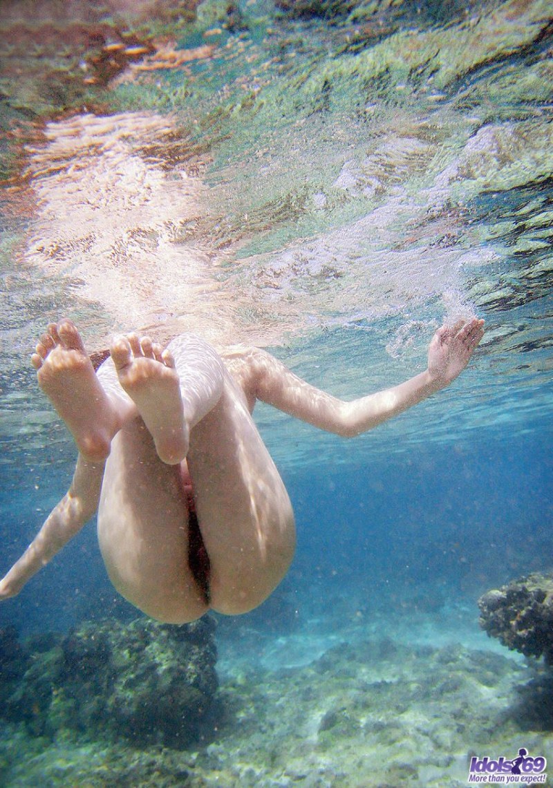 Naked under water coarsely