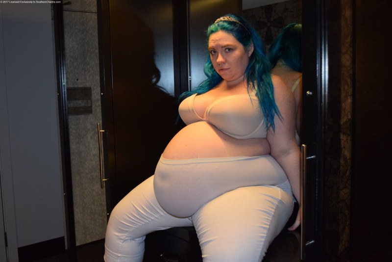 Naked thick pregnant women