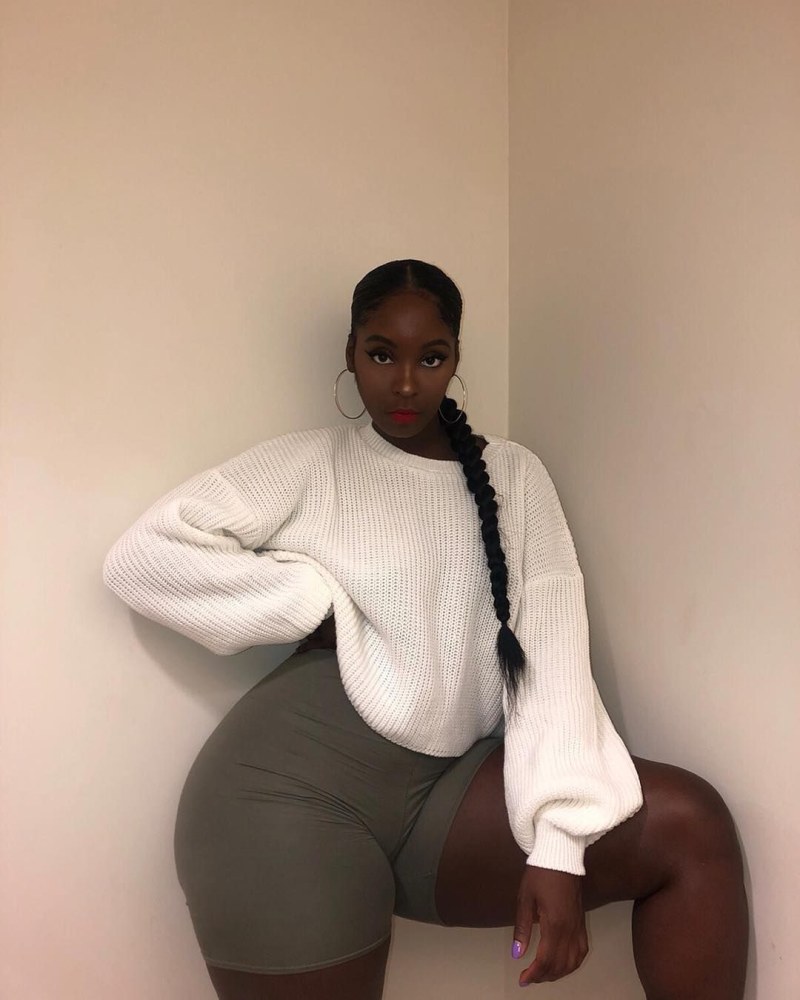 Model Big Black Ebony