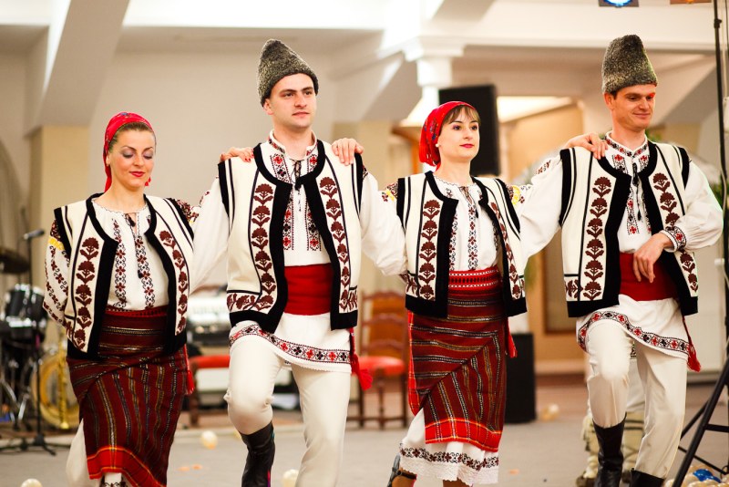 National clothing of Romanians and Moldova