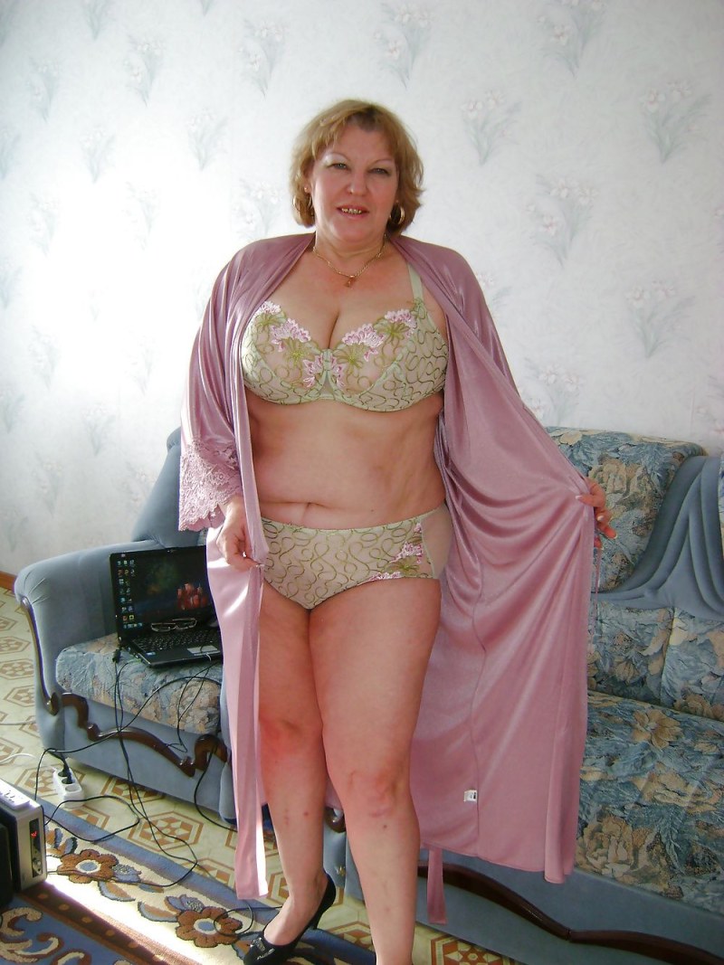 Thick elderly in linen