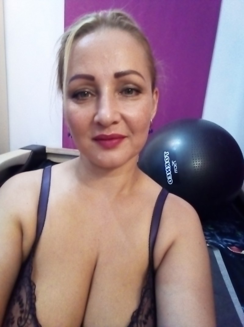 Yana Enzhaeva shameless