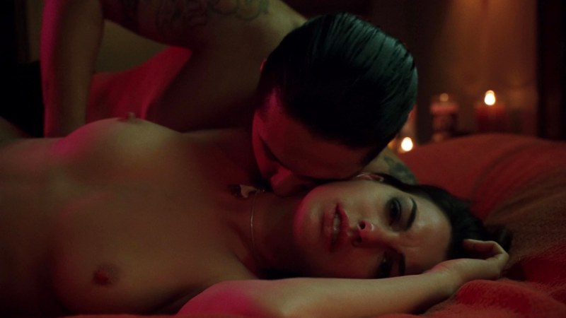 Kelly McDonald on the needle naked