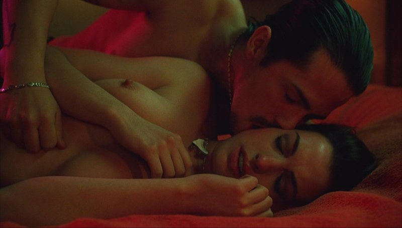 Anne Hathaway naked in the cinema