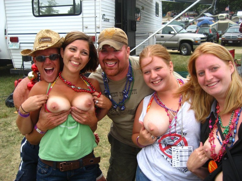 Rednecks girls boobs