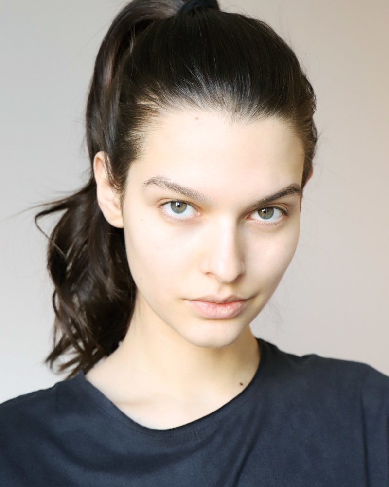 Kaya Skogladario Claire Redfield