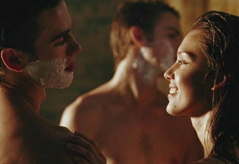 Threesome love