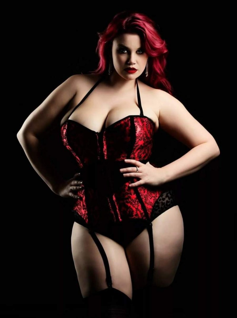 Julia Rybakova Model Plus Saiz