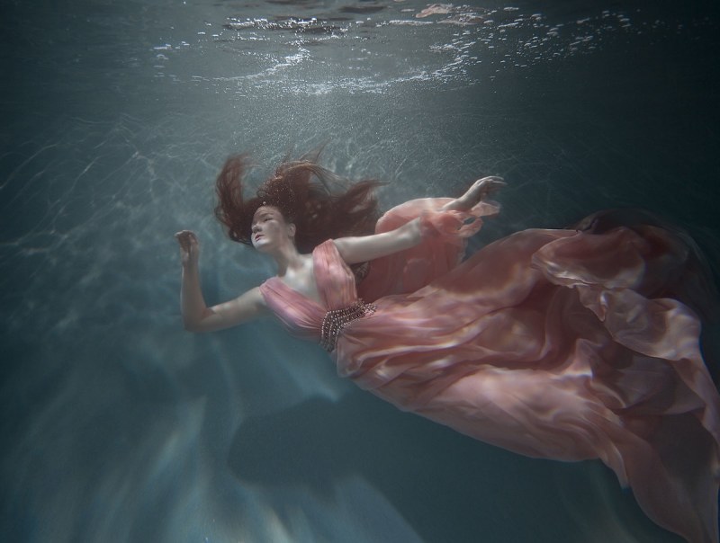 Erotic drowning naked to the boobs of a pregnant woman in a bath