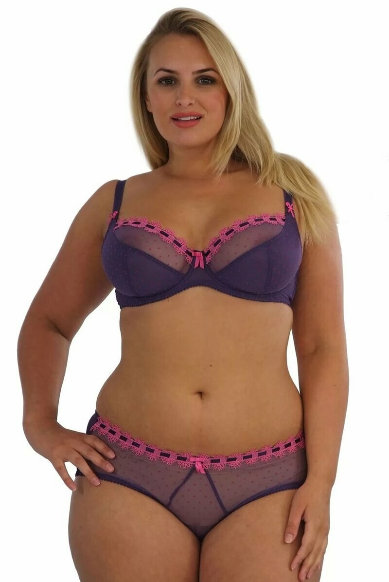 Ashley Alexis Model plus saz