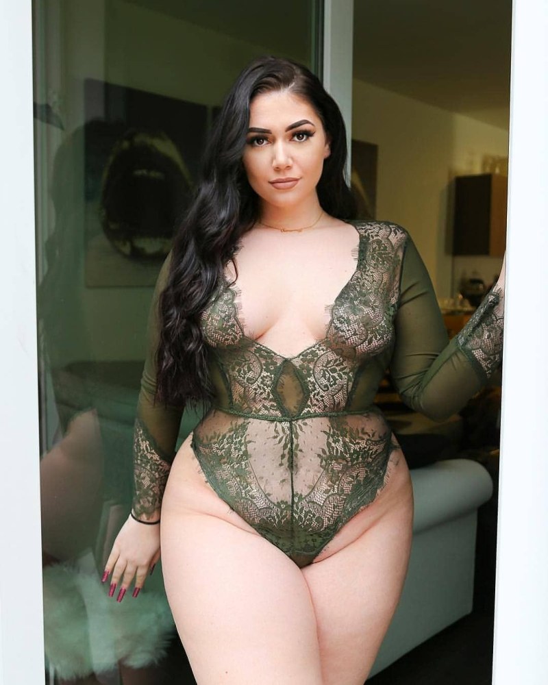 Carla James Sayz Plus in Lingerie