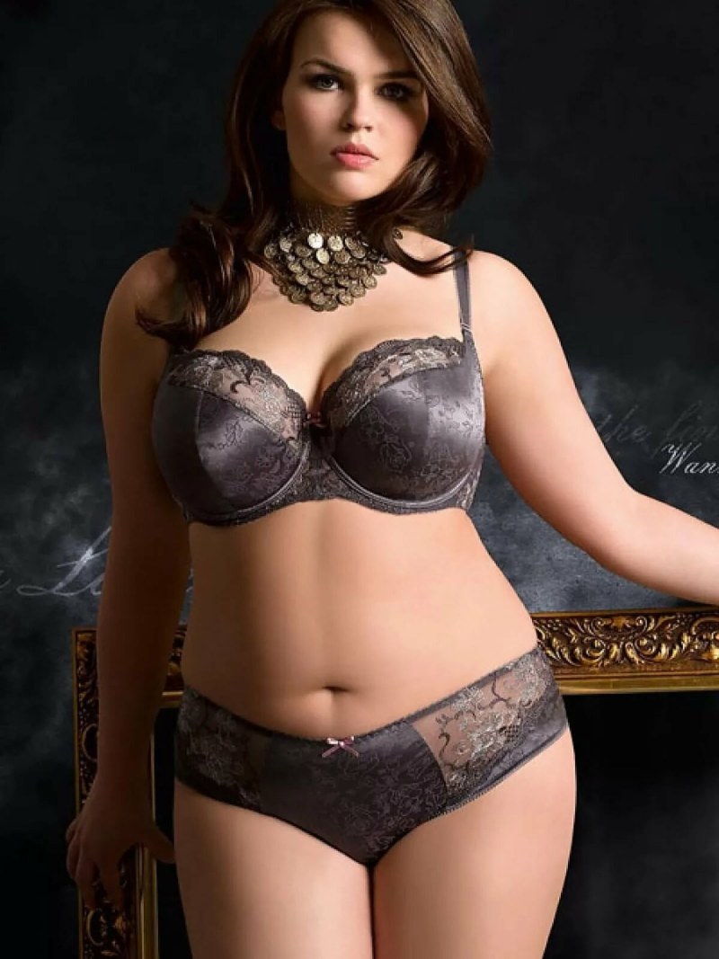 Alicia Castro Model Plus Saiz