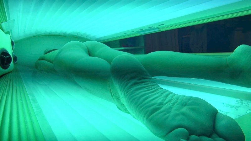 Chelan Simmons Naked in Solarium